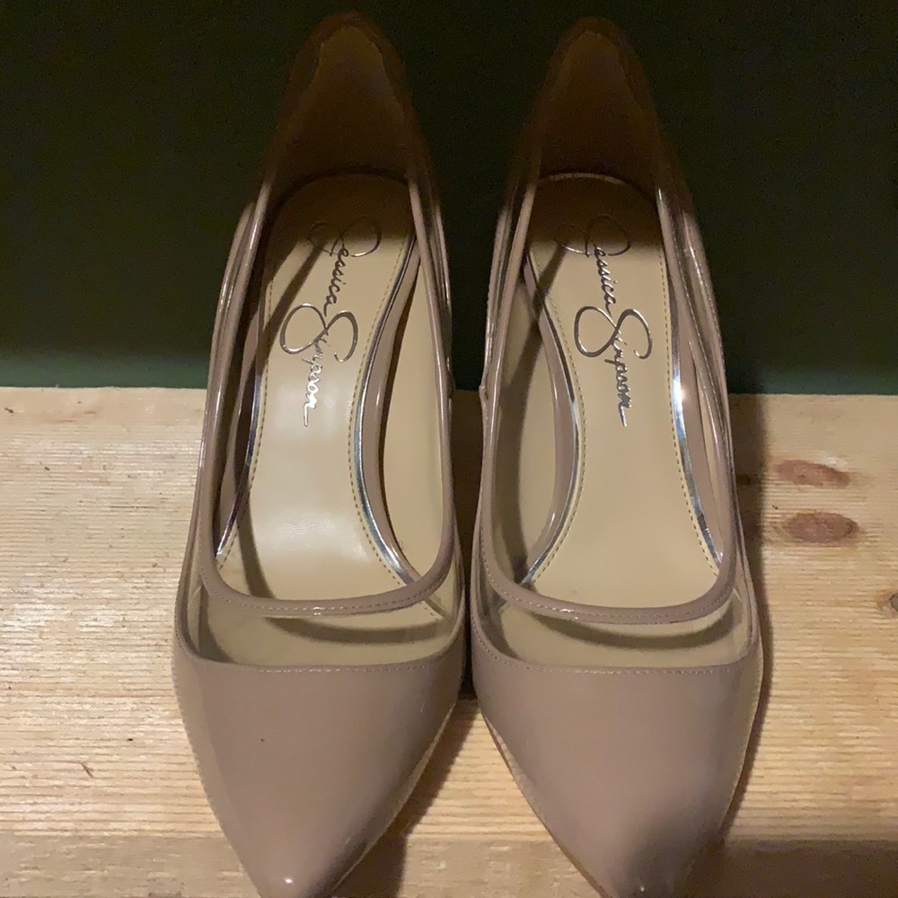 Jessica Simpson- Nude Pumps